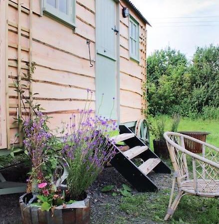 The Shepherds Hut Shrewsbury Exterior photo